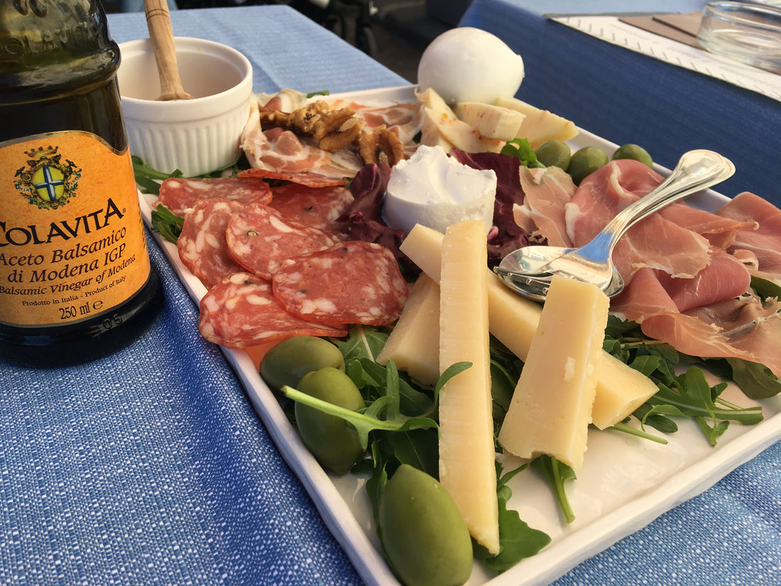 Food, Wine & Tables